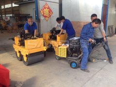 路面開槽機(jī)，小型手扶壓路機(jī)成功發(fā)往目的