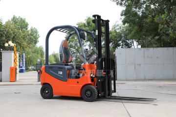 你知道，如何給叉車鉛酸電池“續(xù)命”嗎？