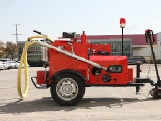 路面養(yǎng)護(hù)三件套“開槽機，馬吹風(fēng)機,灌縫機”