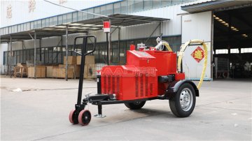 小型瀝青道路灌縫機(jī)是這樣來(lái)消除裂縫的
